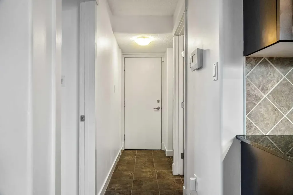 2906 17 Avenue SW Calgary AB T3E 0A9