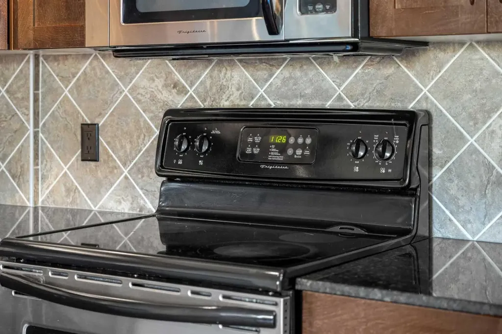 2906 17 Avenue SW Calgary AB T3E 0A9