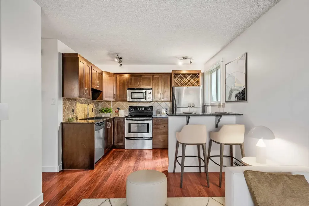 2906 17 Avenue SW Calgary AB T3E 0A9