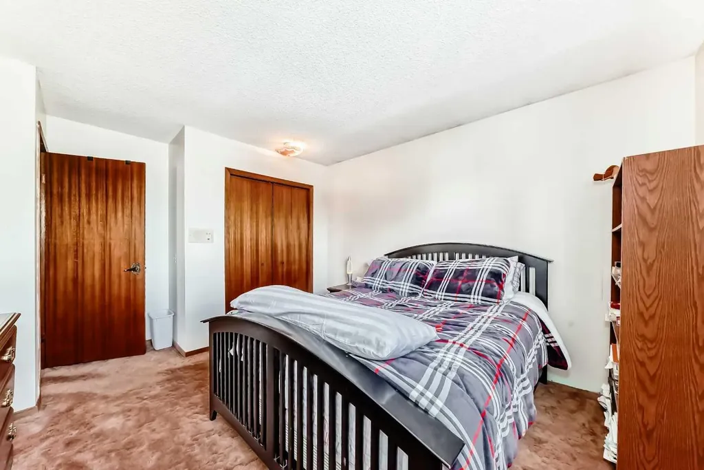 88 Castlefall Way NE Calgary AB T3J1M7