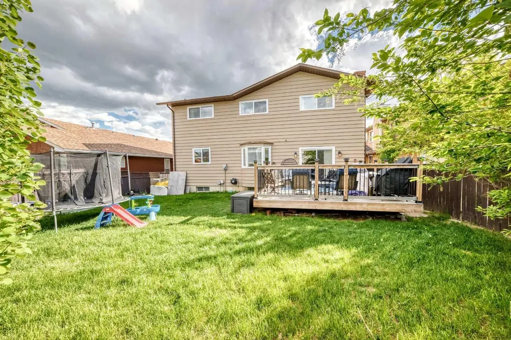 88 Castlefall Way NE Calgary AB T3J1M7