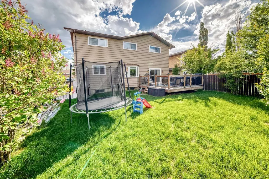 88 Castlefall Way NE Calgary AB T3J1M7