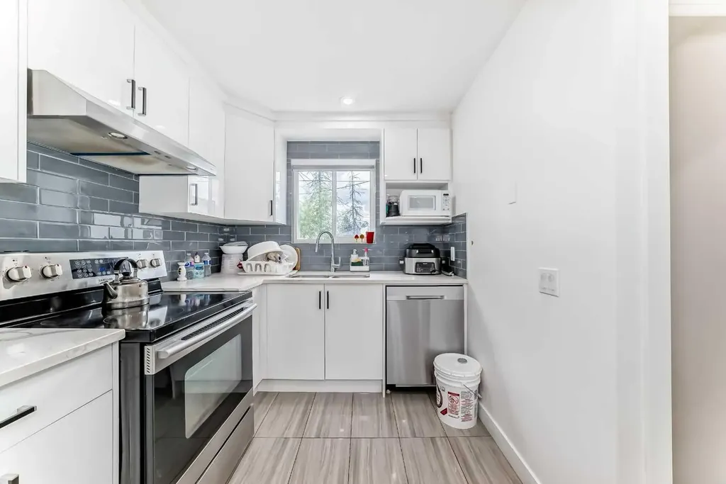 611 Penbrooke Road SE Calgary AB T2A 3S9
