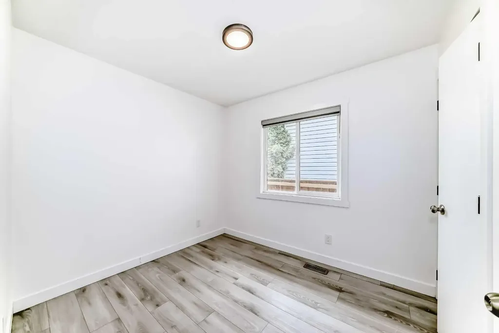611 Penbrooke Road SE Calgary AB T2A 3S9
