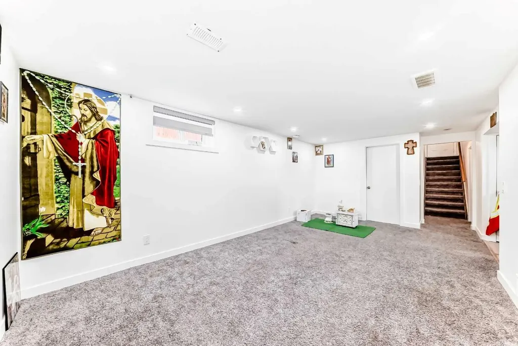 611 Penbrooke Road SE Calgary AB T2A 3S9
