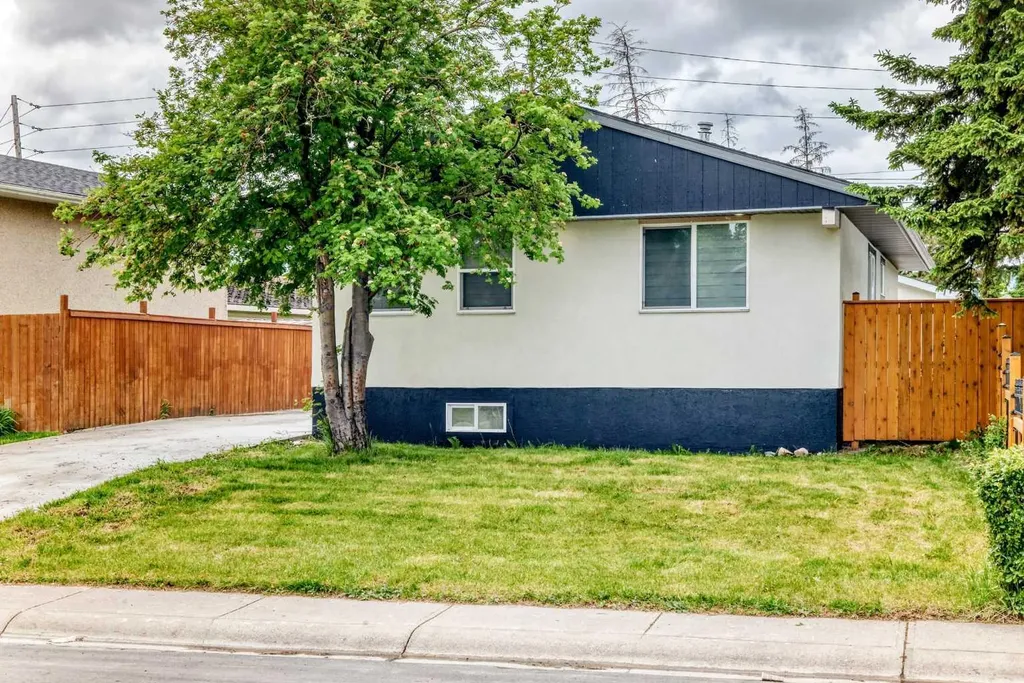 611 Penbrooke Road SE Calgary AB T2A 3S9