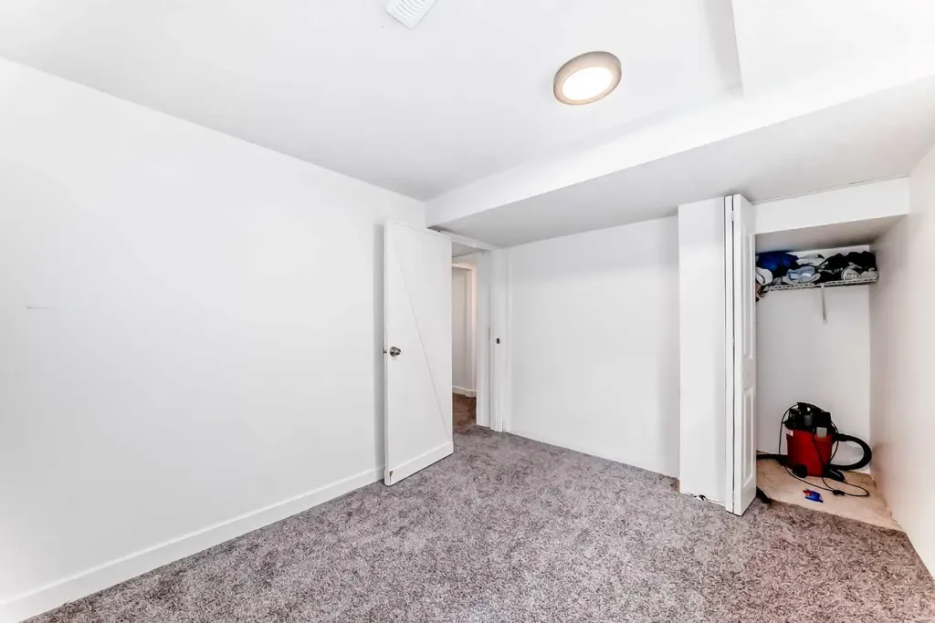611 Penbrooke Road SE Calgary AB T2A 3S9