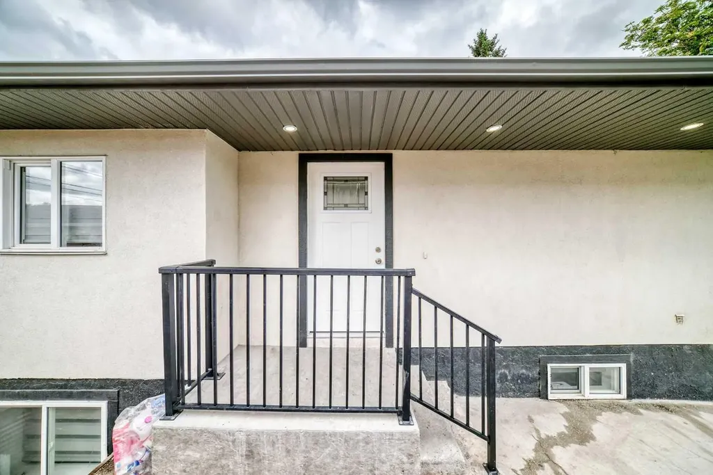 611 Penbrooke Road SE Calgary AB T2A 3S9