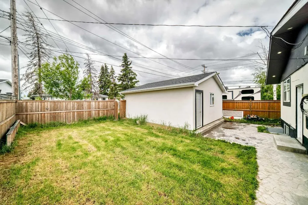 611 Penbrooke Road SE Calgary AB T2A 3S9