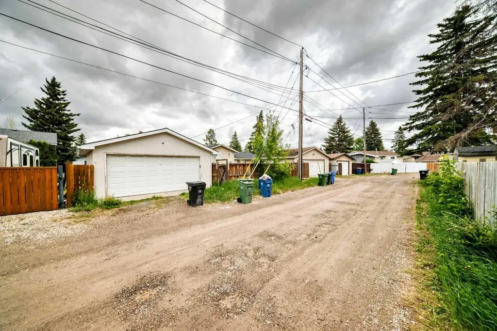 611 Penbrooke Road SE Calgary AB T2A 3S9