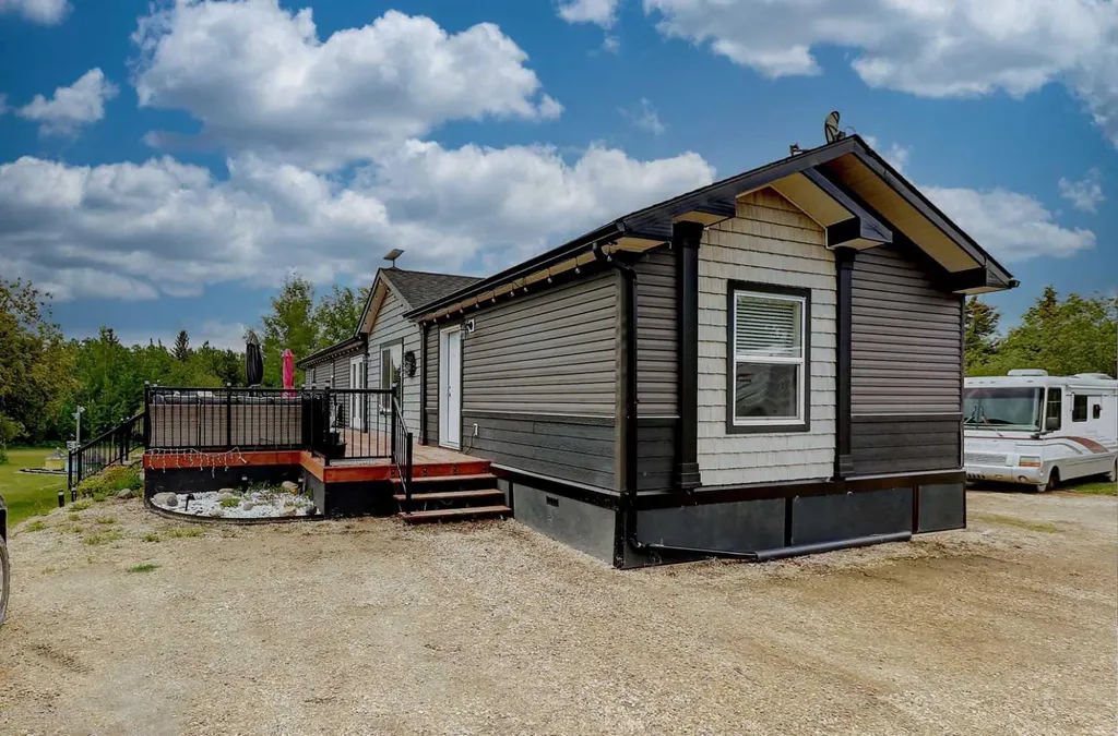 1 744018 Range Road 63 Sexsmith AB T0H 3C0