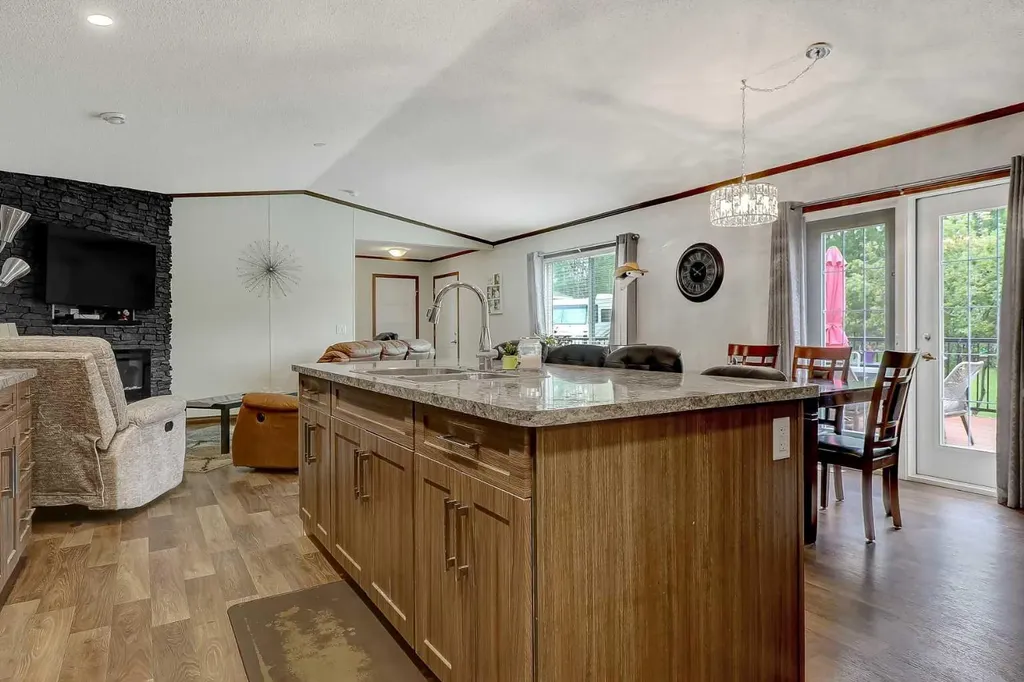 1 744018 Range Road 63 Sexsmith AB T0H 3C0