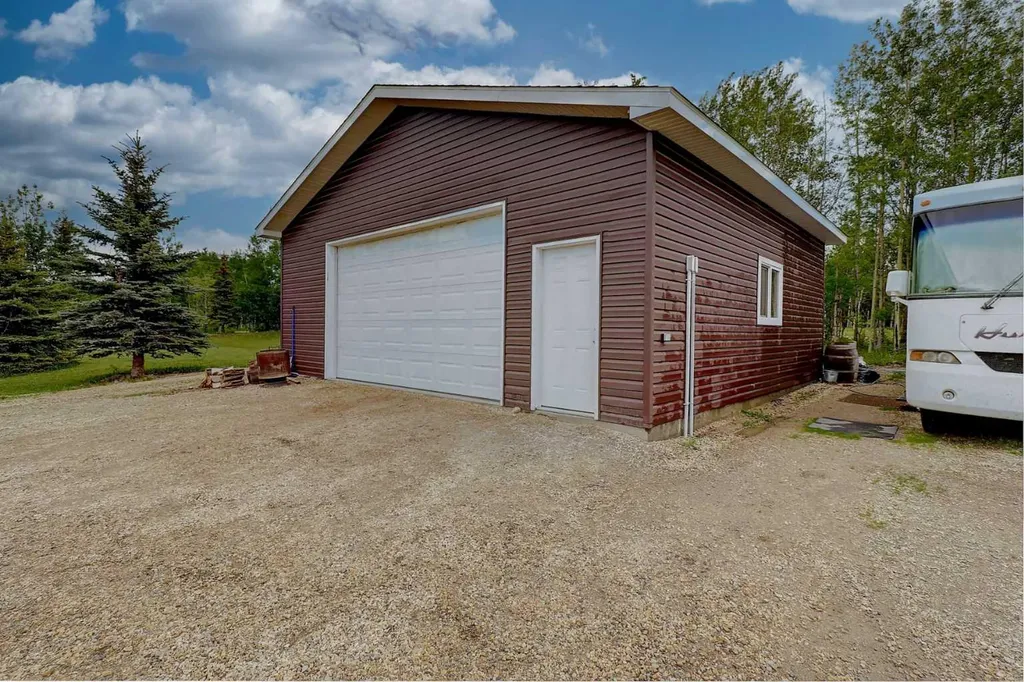 744018 Range Road 63 Sexsmith AB T0H 3C0