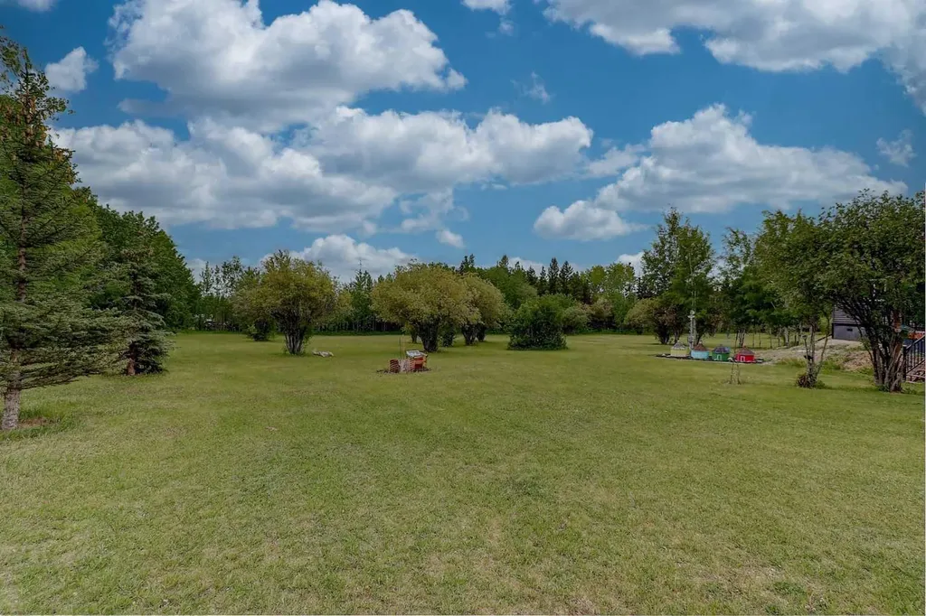 1 744018 Range Road 63 Sexsmith AB T0H 3C0