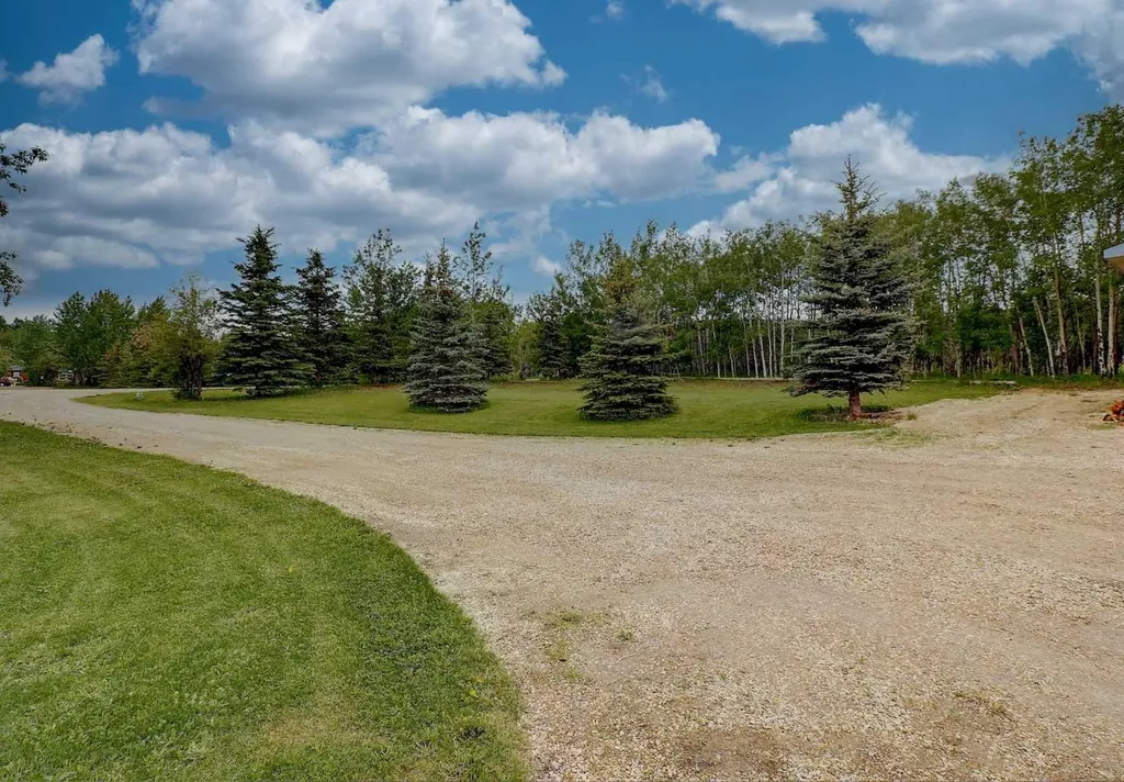 744018 Range Road 63 Sexsmith AB T0H 3C0
