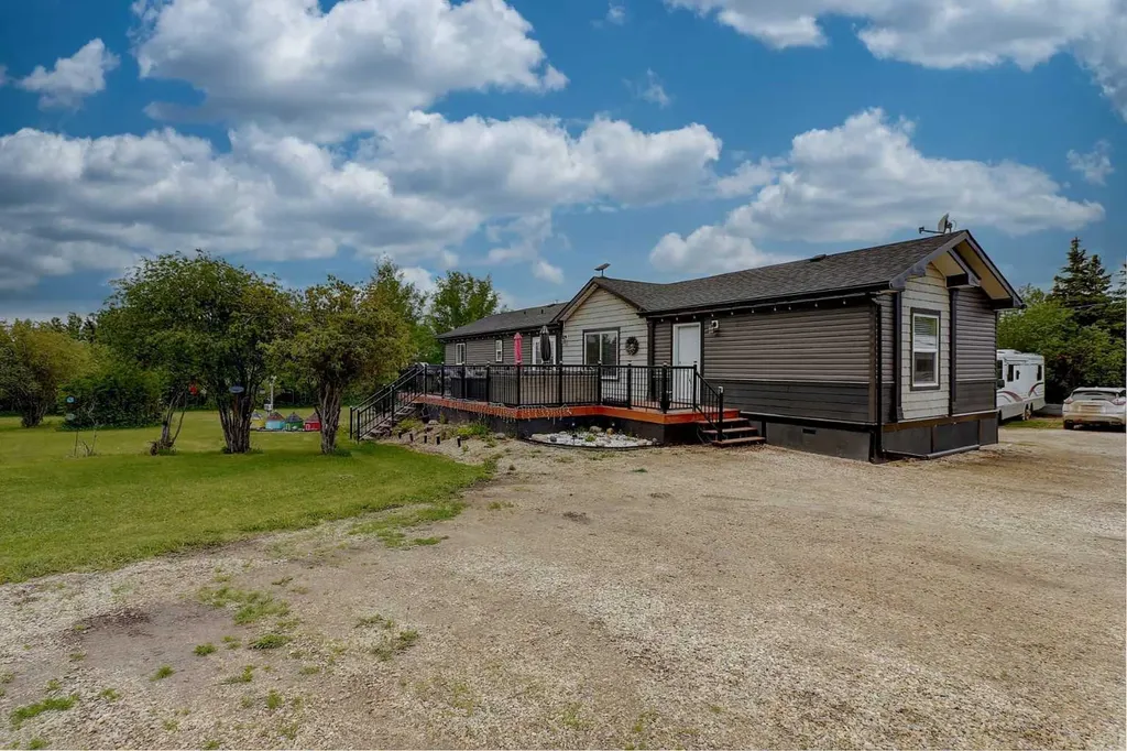 744018 Range Road 63 Sexsmith AB T0H 3C0
