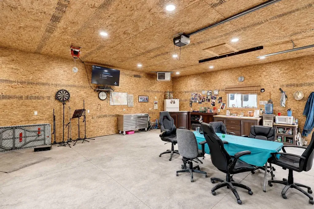 744018 Range Road 63 Sexsmith AB T0H 3C0