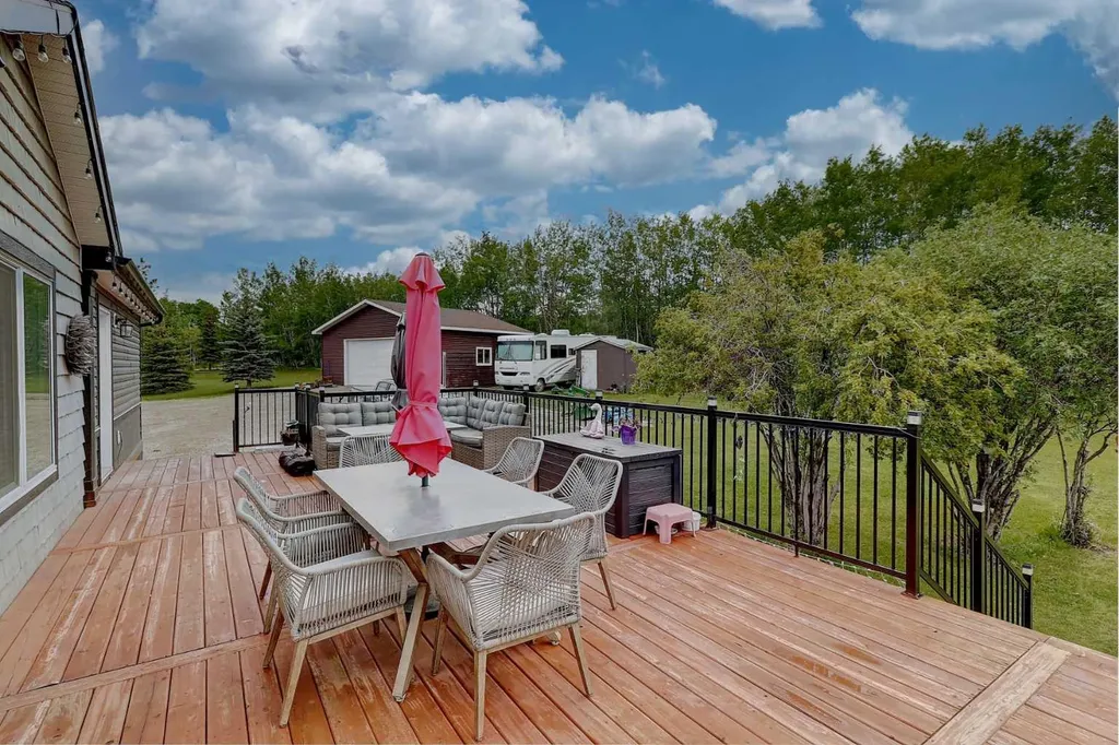 1 744018 Range Road 63 Sexsmith AB T0H 3C0