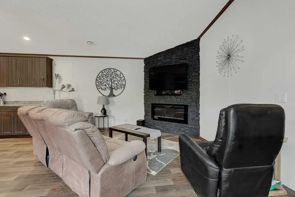 1 744018 Range Road 63 Sexsmith AB T0H 3C0