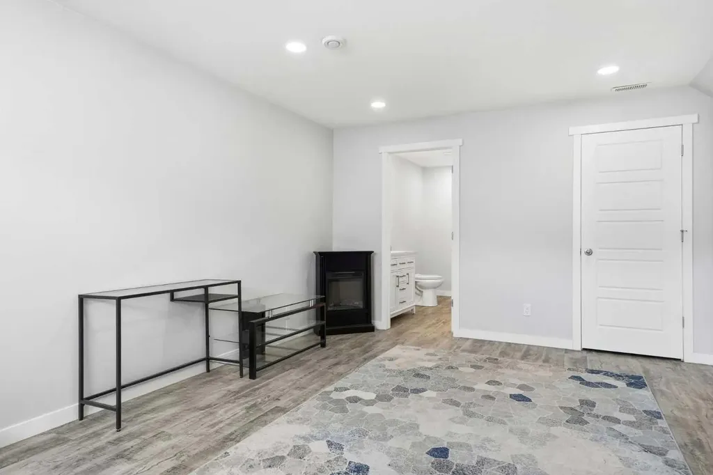 8112 Masters Boulevard SE Calgary AB T3M2L5
