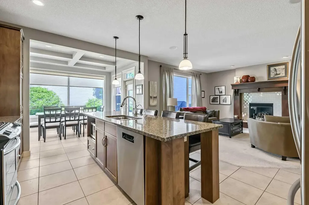 78 Cranberry Avenue SE Calgary AB T3M 0L6