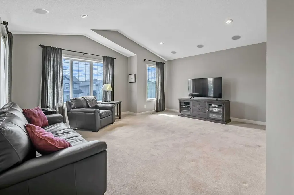 78 Cranberry Avenue SE Calgary AB T3M 0L6