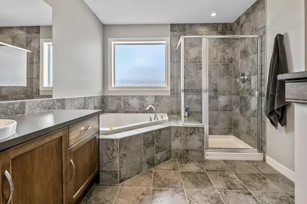 78 Cranberry Avenue SE Calgary AB T3M 0L6