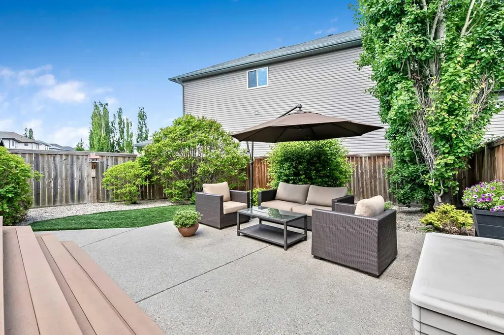 78 Cranberry Avenue SE Calgary AB T3M 0L6