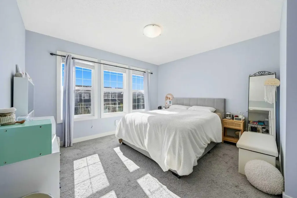 125 Evanston Hill NW Calgary AB T3P 1J7