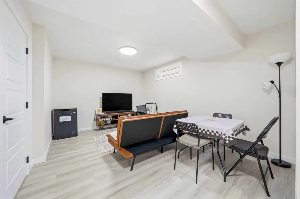 125 Evanston Hill NW Calgary AB T3P 1J7