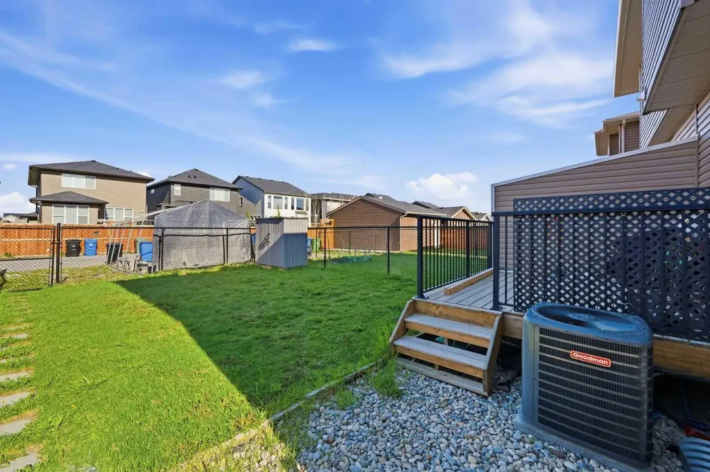 125 Evanston Hill NW Calgary AB T3P 1J7