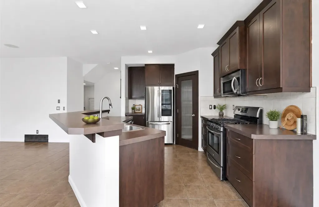 121 Copperstone Close SE Calgary AB T2Z0P4