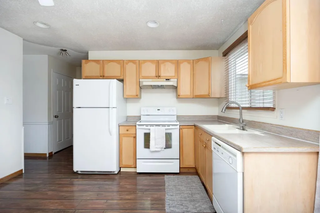 121 Erindale Road Fort Mcmurray AB T9H 4N4