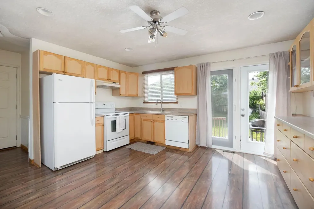 121 Erindale Road Fort Mcmurray AB T9H 4N4