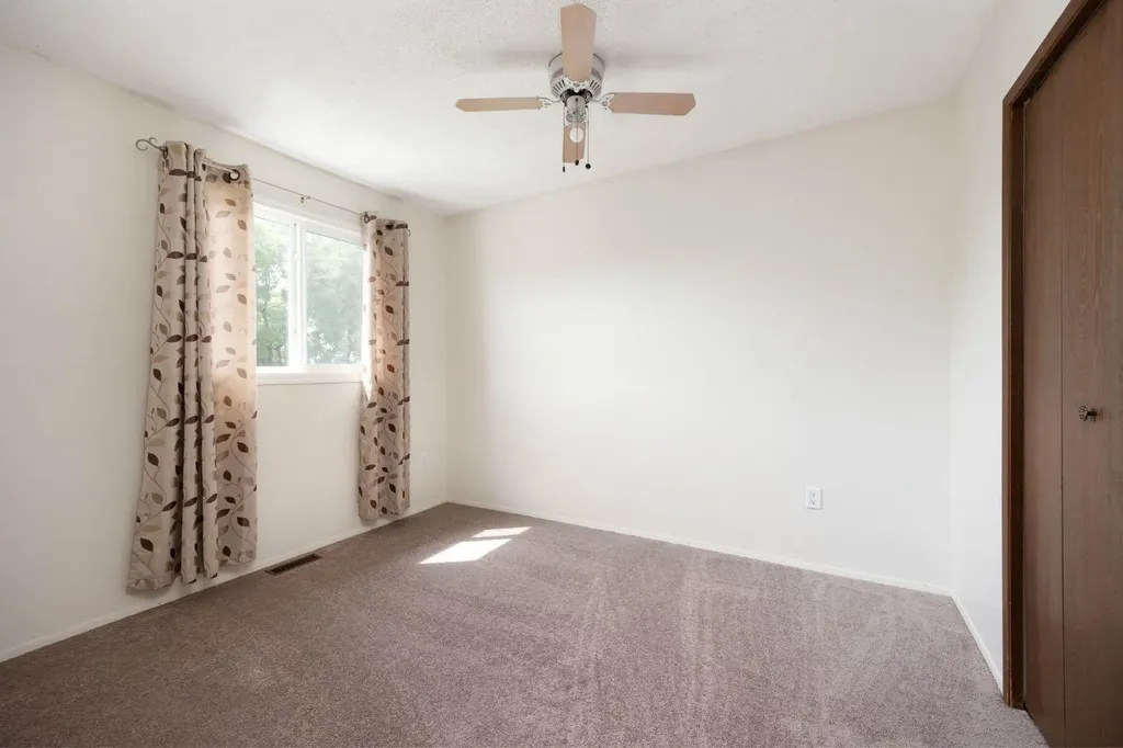 121 Erindale Road Fort Mcmurray AB T9H 4N4