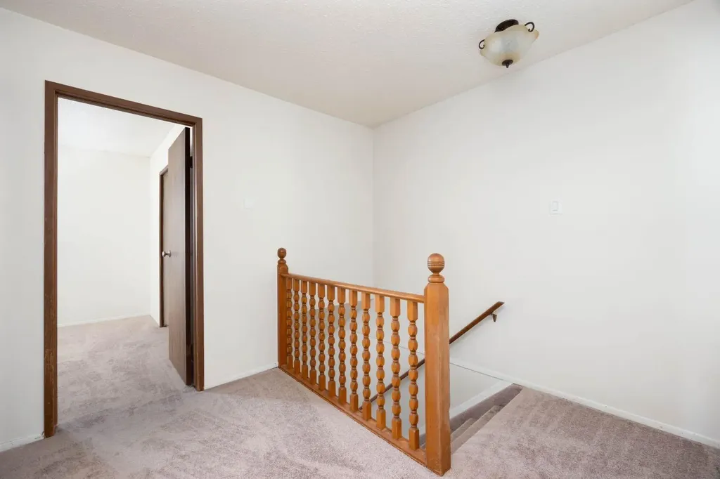 121 Erindale Road Fort Mcmurray AB T9H 4N4