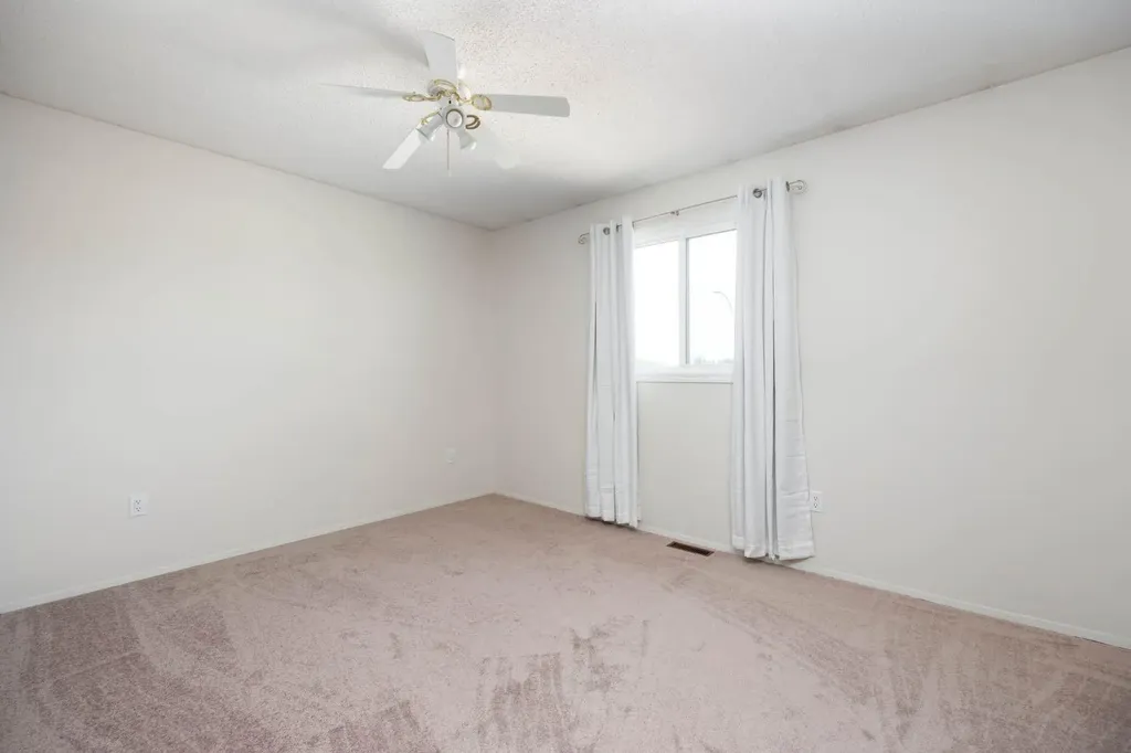 121 Erindale Road Fort Mcmurray AB T9H 4N4