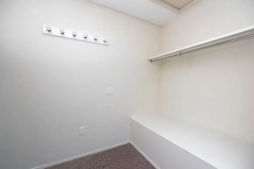 121 Erindale Road Fort Mcmurray AB T9H 4N4