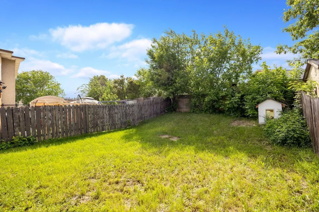 121 Erindale Road Fort Mcmurray AB T9H 4N4