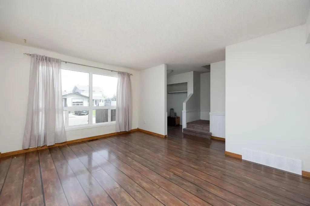 121 Erindale Road Fort Mcmurray AB T9H 4N4