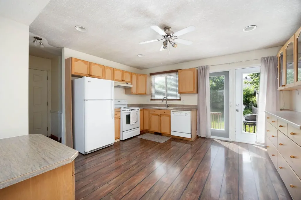 121 Erindale Road Fort Mcmurray AB T9H 4N4
