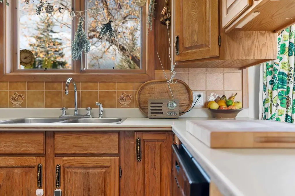 3507 35 Avenue SW Calgary AB T3E 1A2