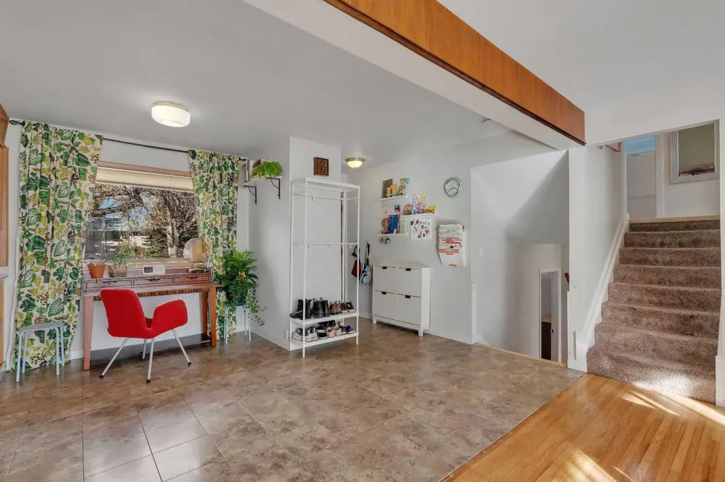3507 35 Avenue SW Calgary AB T3E 1A2