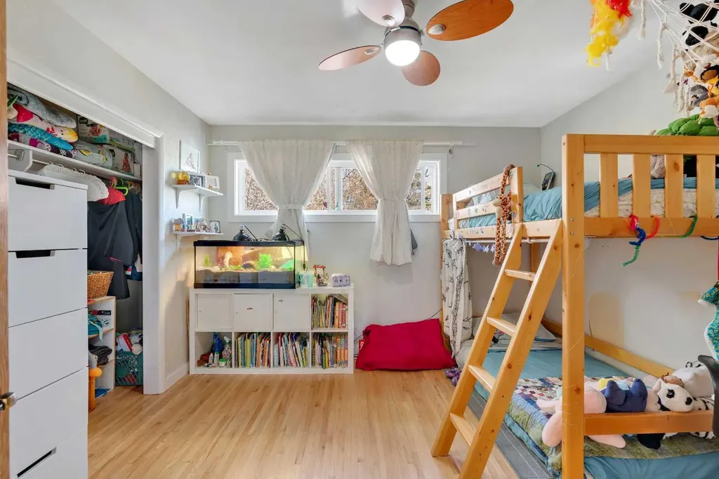 3507 35 Avenue SW Calgary AB T3E 1A2