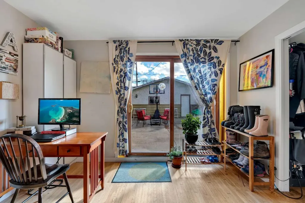3507 35 Avenue SW Calgary AB T3E 1A2