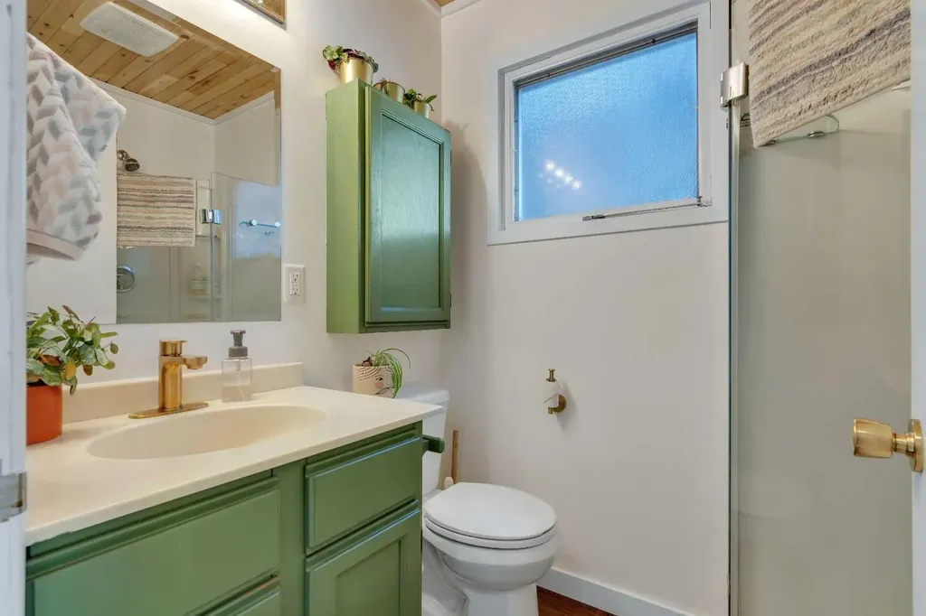 3507 35 Avenue SW Calgary AB T3E 1A2
