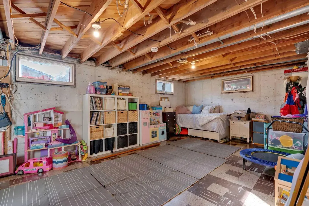 3507 35 Avenue SW Calgary AB T3E 1A2