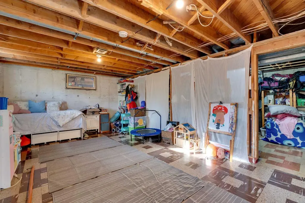 3507 35 Avenue SW Calgary AB T3E 1A2