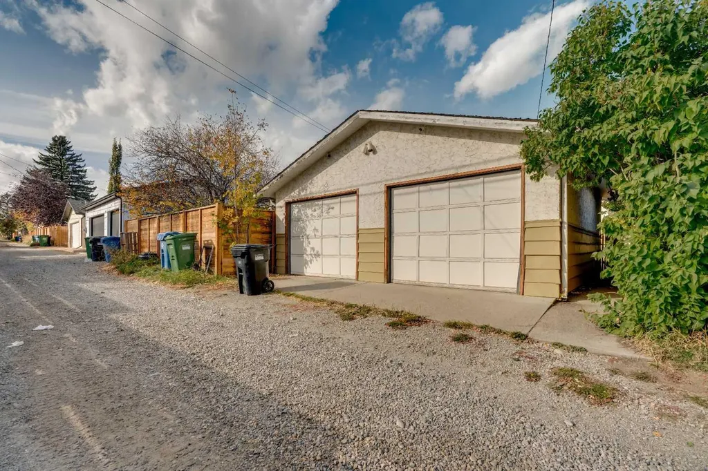 3507 35 Avenue SW Calgary AB T3E 1A2