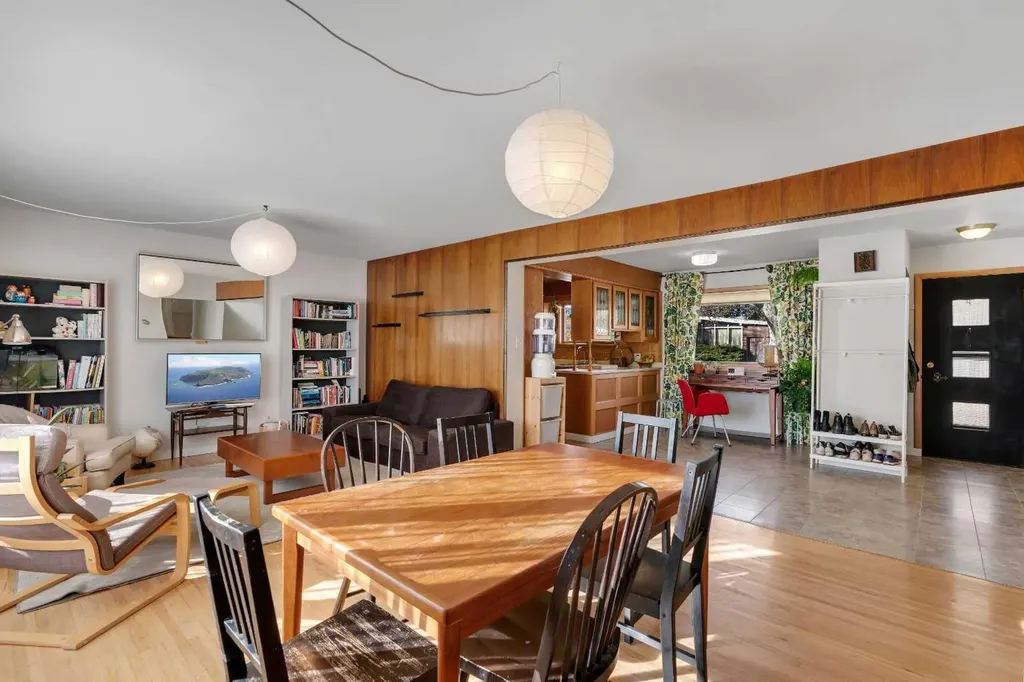 3507 35 Avenue SW Calgary AB T3E 1A2